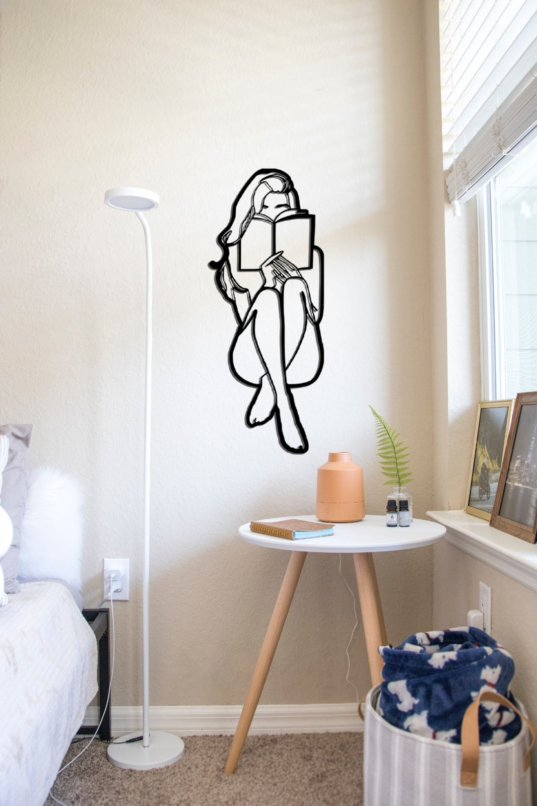 Best Books Love Story, Minimalist Line Art Women Body Large Metal Wall Decor